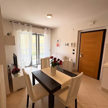Dimore - Trilocale Al Mare Con Parcheggio Incluso Apartmán