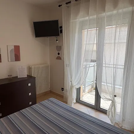Dimore - Trilocale Al Mare Con Parcheggio Incluso Apartmán